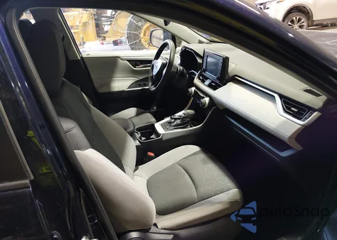 2021 Toyota Rav4 Hybrid Xle z USA, uszkodzony, nr VIN 4T3RWRFV9MU018348